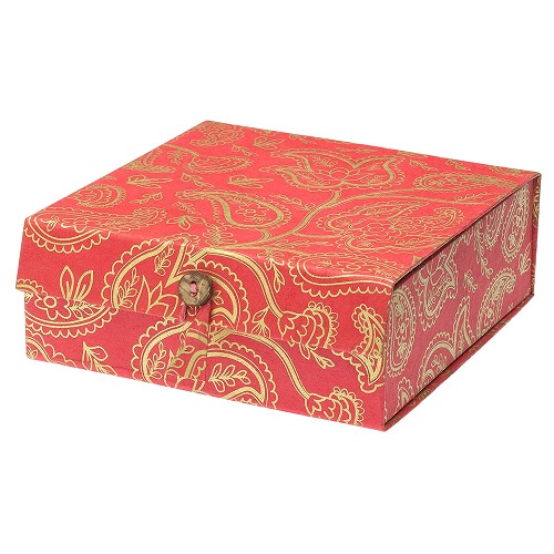 Geschenkbox rot mit goldfarbenem Muster